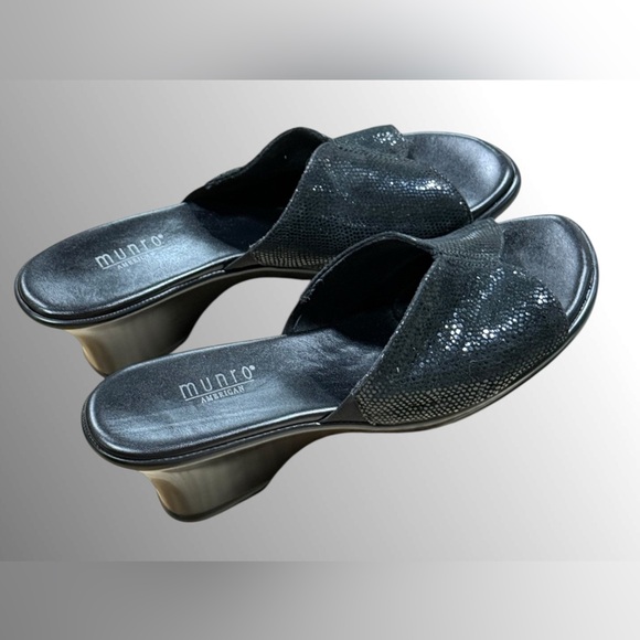 Munro American Walking Wedge Size 10 in Black - Picture 1 of 16